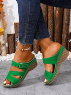 Zelinda – Eleganckie sandały na koturnie z paskiem